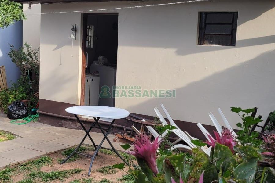 Casa com 100m², 5 dormitórios, no bairro Lourdes em Caxias do Sul para Comprar