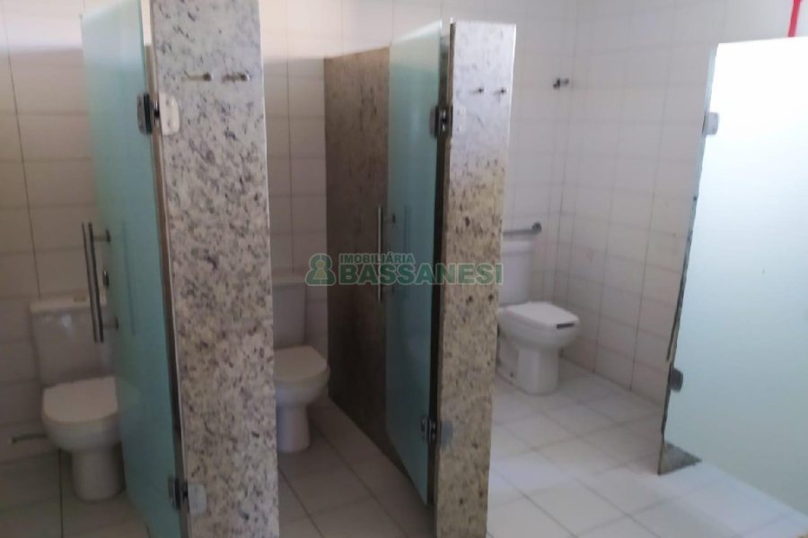 Sala com 455m², 8 vagas, no bairro Sanvitto em Caxias do Sul para Alugar