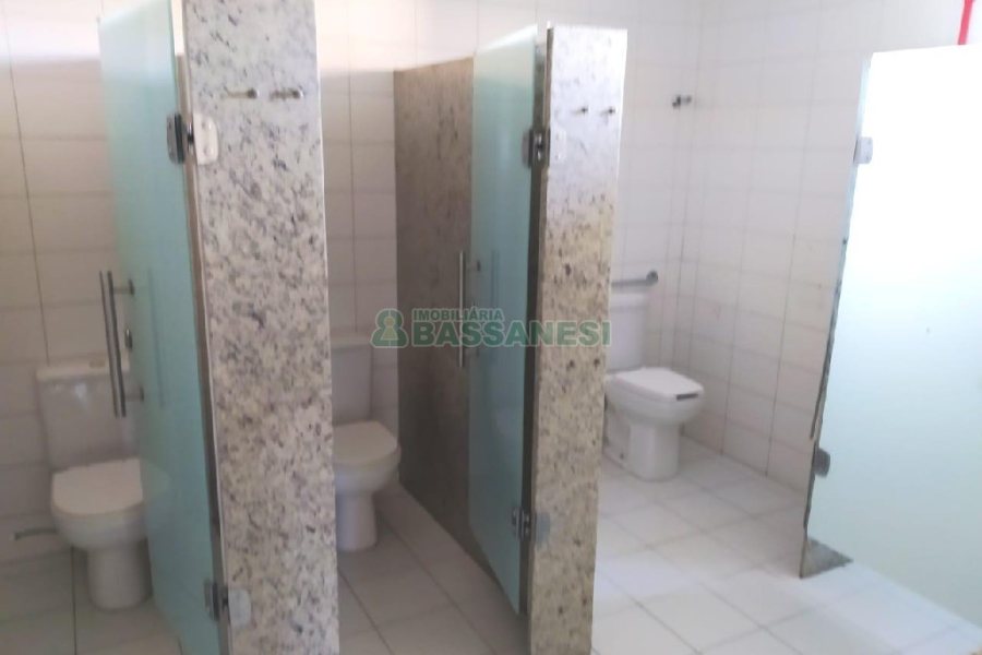 Sala com 455m², 8 vagas, no bairro Sanvitto em Caxias do Sul para Alugar