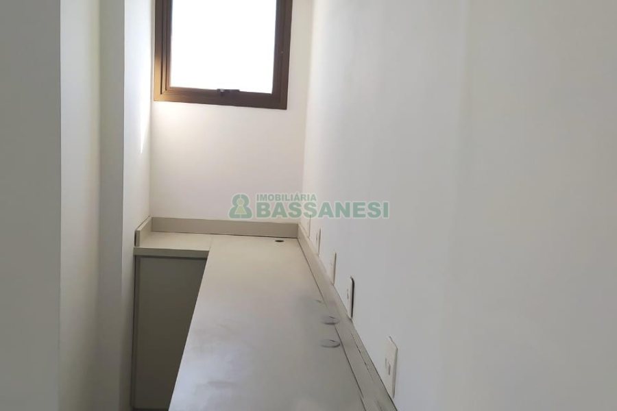 Sala com 455m², 8 vagas, no bairro Sanvitto em Caxias do Sul para Alugar