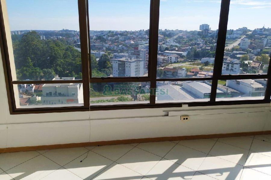 Sala com 455m², 8 vagas, no bairro Sanvitto em Caxias do Sul para Alugar