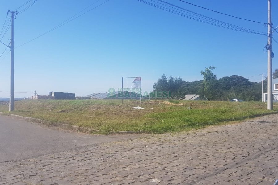 Terreno, no bairro Nossa Senhora das Graças em Caxias do Sul para Comprar