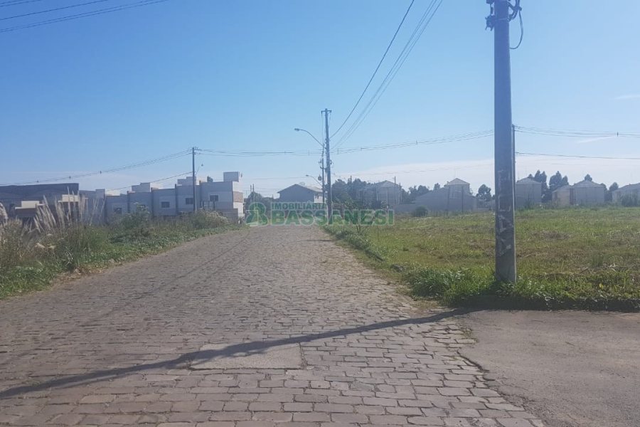 Terreno, no bairro Nossa Senhora das Graças em Caxias do Sul para Comprar