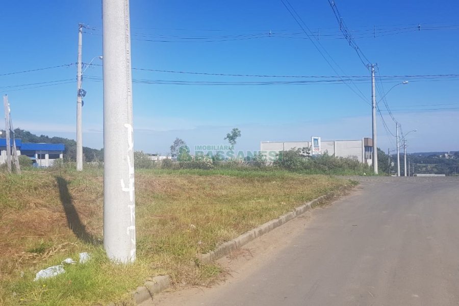 Terreno, no bairro Nossa Senhora das Graças em Caxias do Sul para Comprar