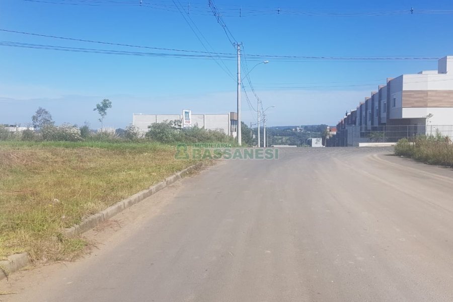 Terreno, no bairro Nossa Senhora das Graças em Caxias do Sul para Comprar