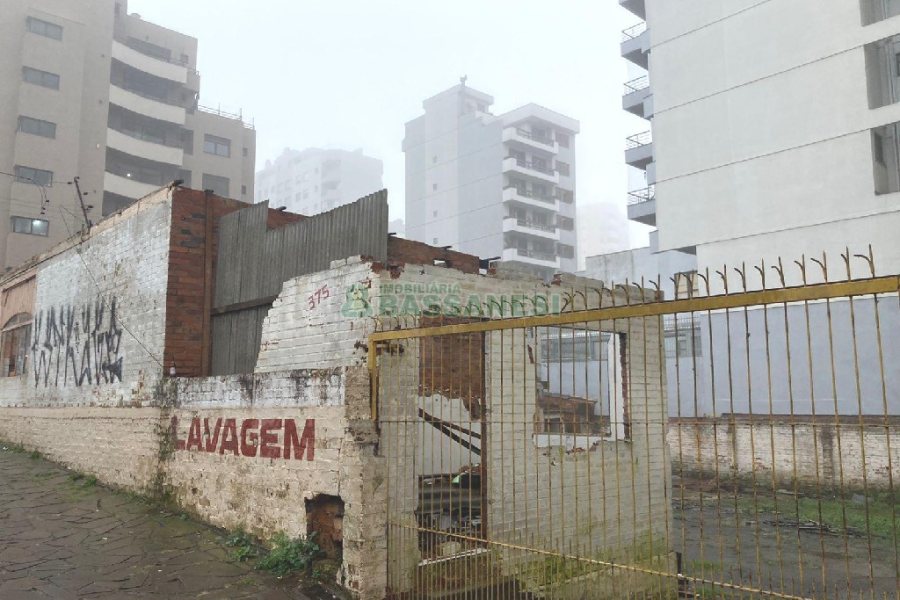 Terreno com 484m², no bairro Centro em Caxias do Sul para Alugar ou Comprar