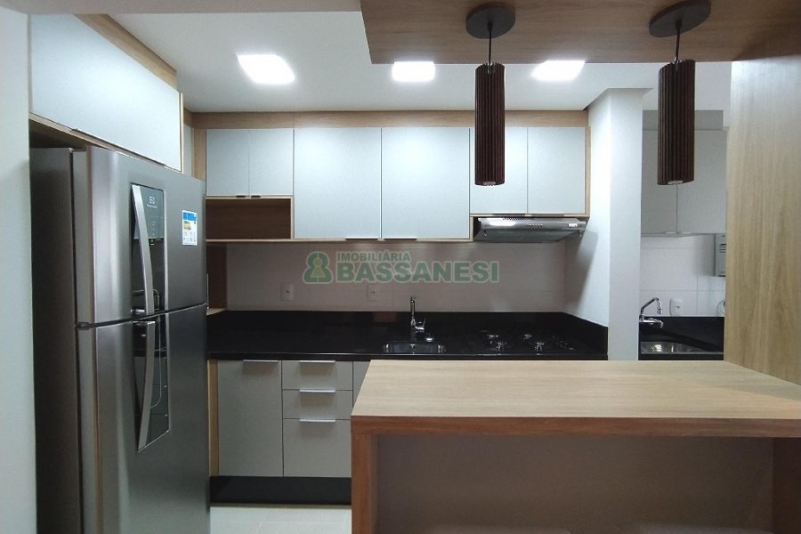 Apto Mobiliado com 54m², 1 dormitório, 2 vagas, no bairro Centro em Caxias do Sul para Alugar