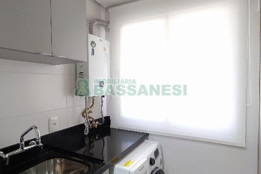 Apto Mobiliado com 54m², 1 dormitório, 2 vagas, no bairro Centro em Caxias do Sul para Alugar