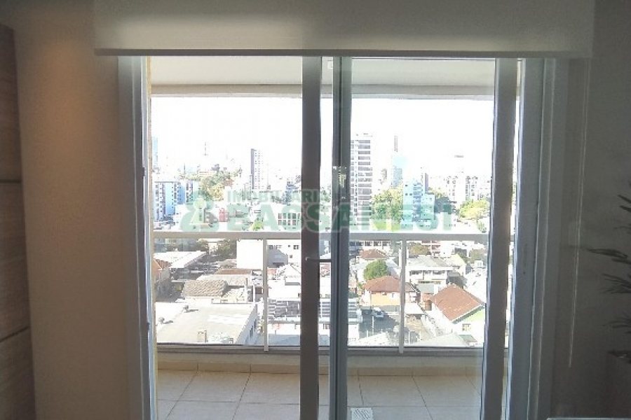 Apto Mobiliado com 54m², 1 dormitório, 2 vagas, no bairro Centro em Caxias do Sul para Alugar