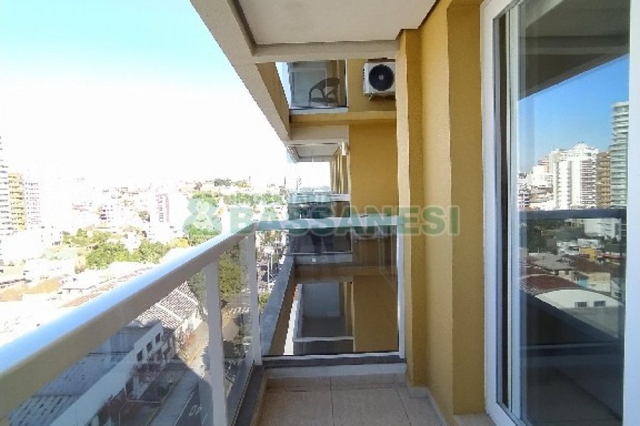 Apto Mobiliado com 54m², 1 dormitório, 2 vagas, no bairro Centro em Caxias do Sul para Alugar