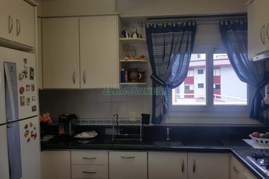 Apto/Cobertura com 176m², 3 dormitórios, 3 vagas, no bairro Centro em Caxias do Sul para Comprar