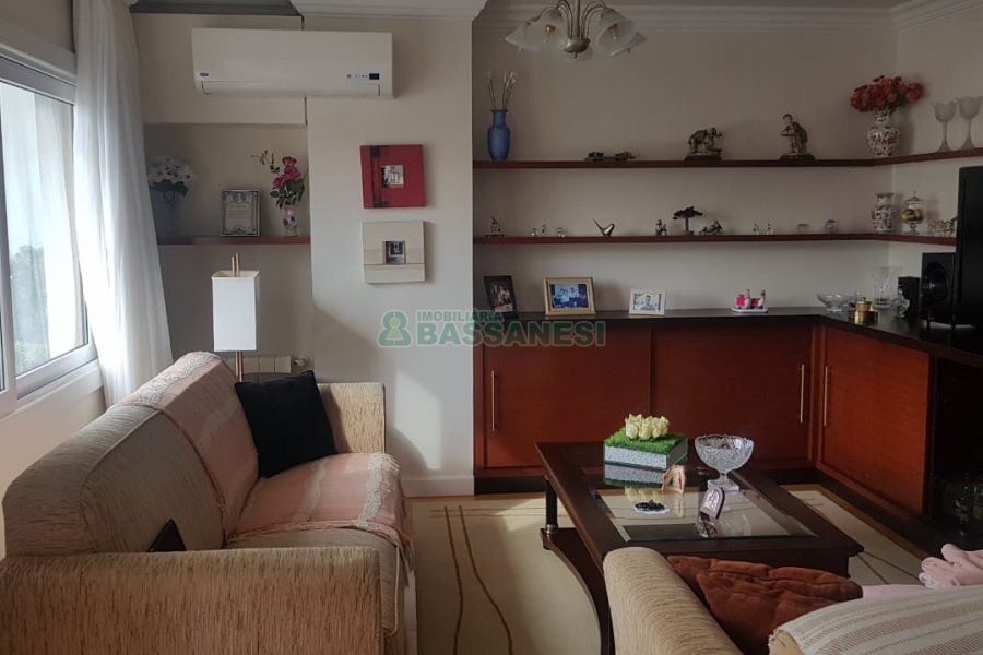 Apto/Cobertura com 176m², 3 dormitórios, 3 vagas, no bairro Centro em Caxias do Sul para Comprar