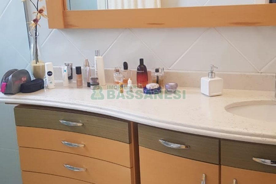 Apto/Cobertura com 176m², 3 dormitórios, 3 vagas, no bairro Centro em Caxias do Sul para Comprar