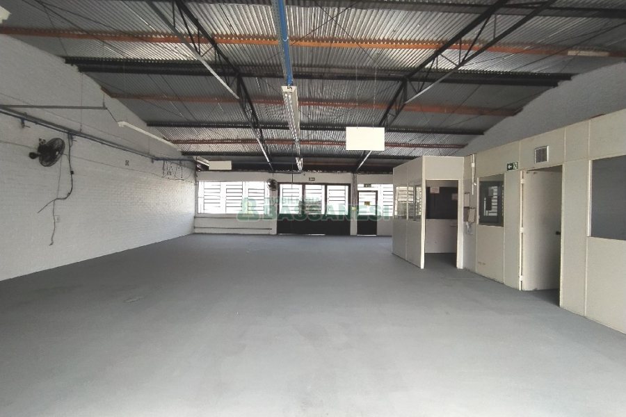 Pavilhão com 600m², no bairro Salgado Filho em Caxias do Sul para Alugar