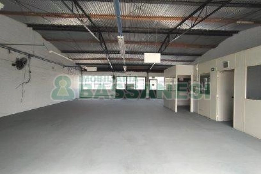 Pavilhão com 600m², no bairro Salgado Filho em Caxias do Sul para Alugar