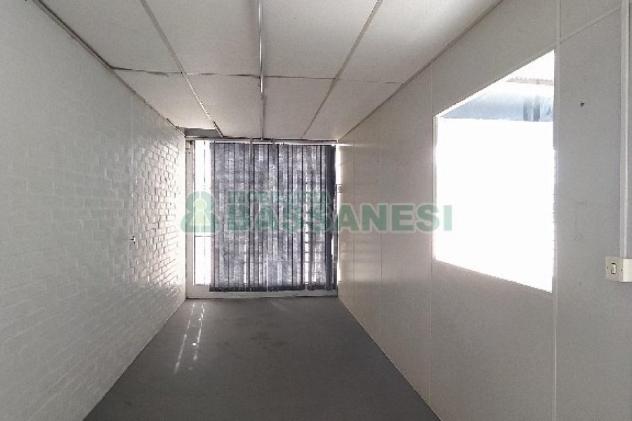 Pavilhão com 600m², no bairro Salgado Filho em Caxias do Sul para Alugar