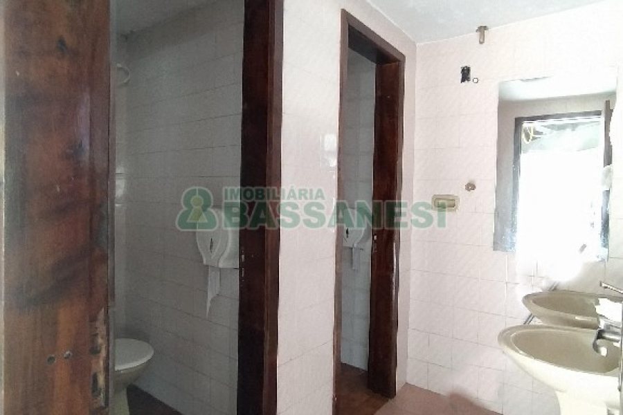 Pavilhão com 600m², no bairro Salgado Filho em Caxias do Sul para Alugar