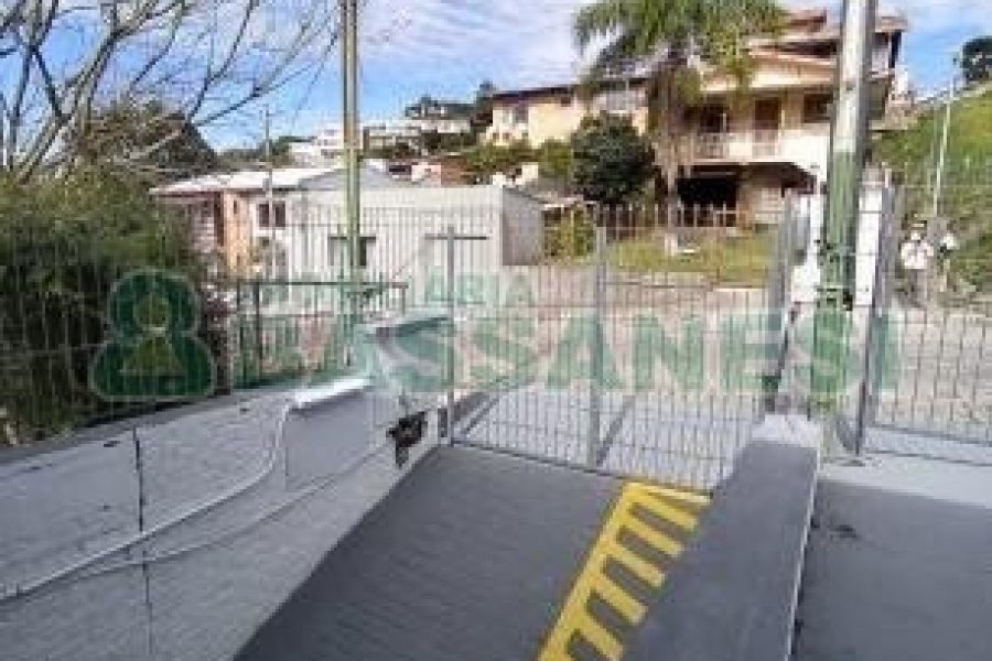 Pavilhão com 600m², no bairro Salgado Filho em Caxias do Sul para Alugar