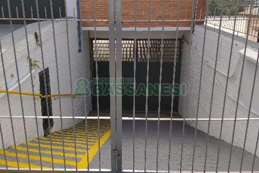 Pavilhão com 600m², no bairro Salgado Filho em Caxias do Sul para Alugar