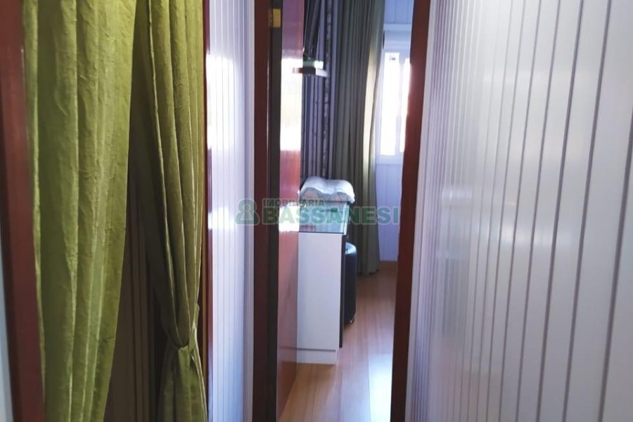 Casa Mobiliada com 130m², 2 dormitórios, 2 vagas, no bairro Presidente Vargas em Caxias do Sul para Comprar