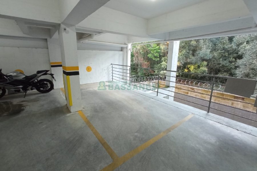 Apartamento com 52m², 2 dormitórios, 1 vaga, no bairro Charqueadas em Caxias do Sul para Alugar
