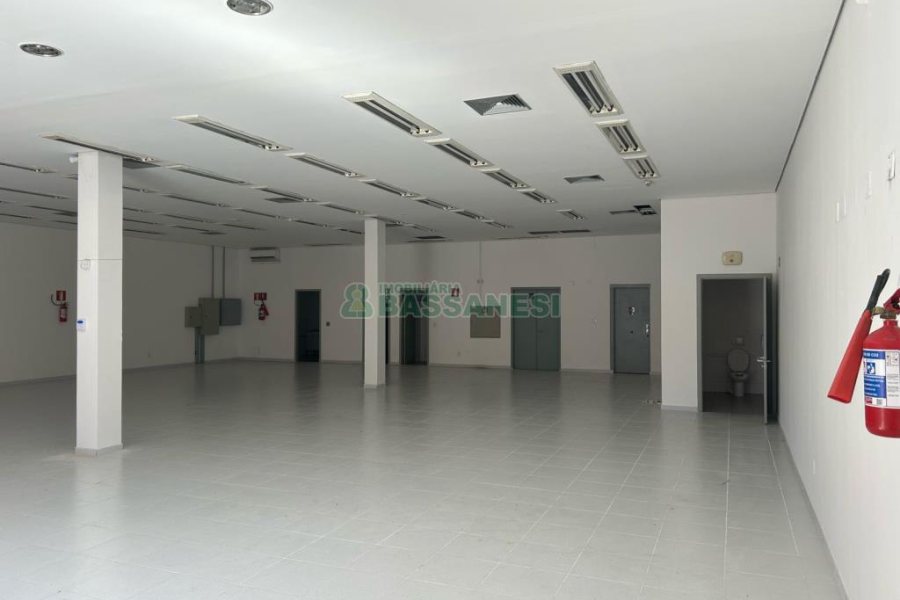 Loja, no bairro Lourdes em Caxias do Sul para Alugar