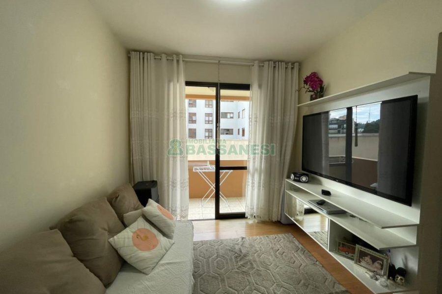 Apartamento com 62m², 2 dormitórios, 1 vaga, no bairro Centro em Caxias do Sul para Comprar