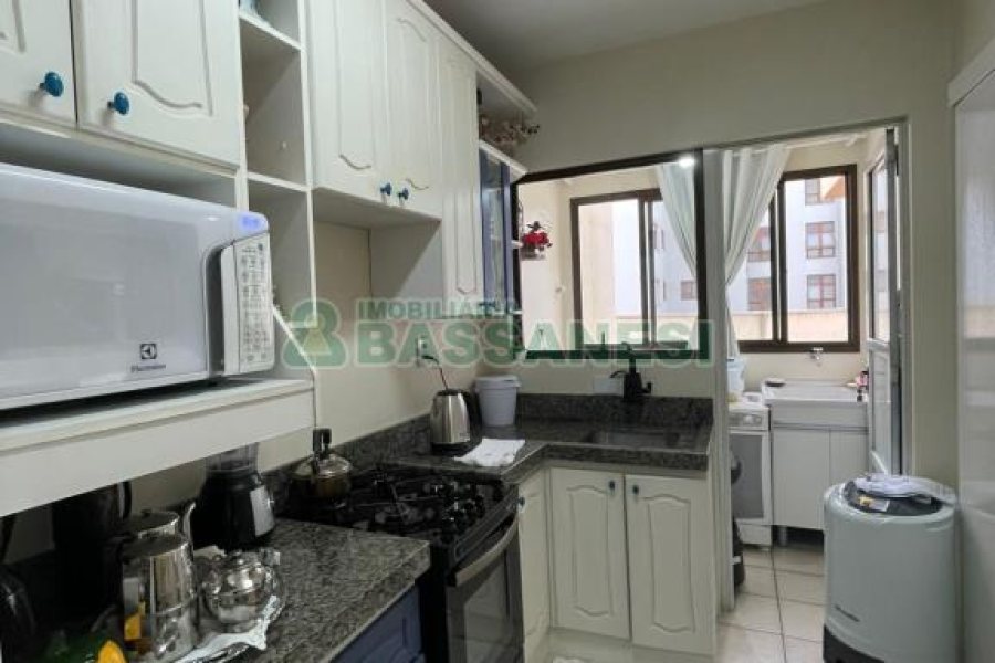 Apartamento com 62m², 2 dormitórios, 1 vaga, no bairro Centro em Caxias do Sul para Comprar