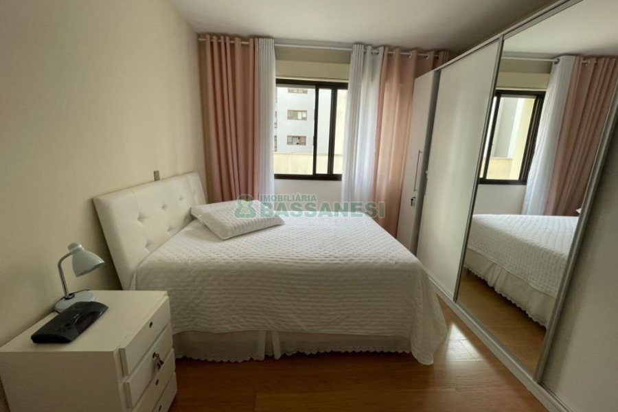 Apartamento com 62m², 2 dormitórios, 1 vaga, no bairro Centro em Caxias do Sul para Comprar