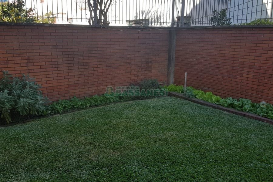 Casa, 3 dormitórios, 4 vagas, no bairro Petrópolis em Caxias do Sul para Comprar