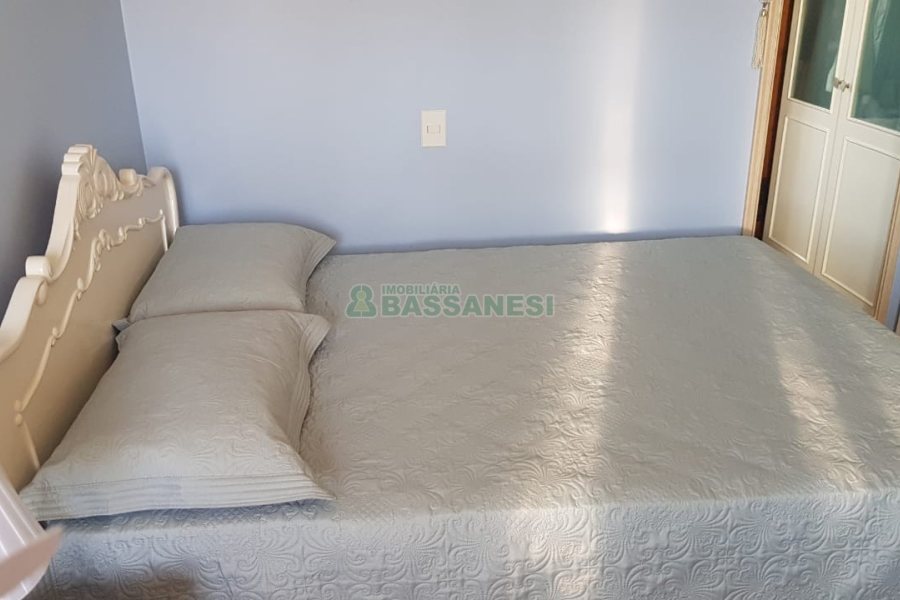 Casa, 3 dormitórios, 4 vagas, no bairro Petrópolis em Caxias do Sul para Comprar