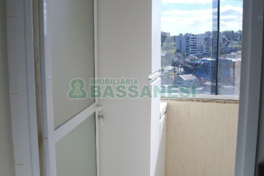 Apartamento com 82m², 2 dormitórios, 1 vaga, no bairro Rio Branco em Caxias do Sul para Alugar