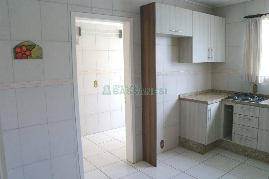 Apartamento com 100m², 3 dormitórios, 1 vaga, no bairro São Pelegrino em Caxias do Sul para Alugar