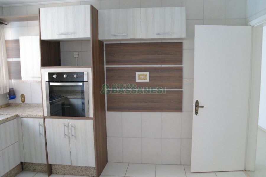 Apartamento com 100m², 3 dormitórios, 1 vaga, no bairro São Pelegrino em Caxias do Sul para Alugar