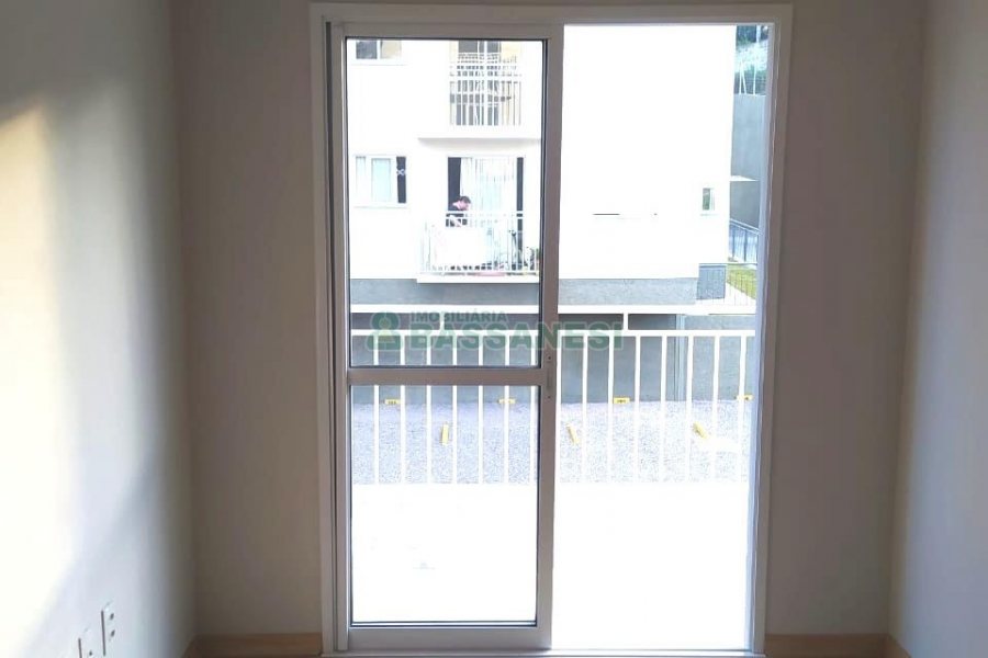 Apartamento com 60m², 2 dormitórios, 1 vaga, no bairro São Virgílio em Caxias do Sul para Comprar