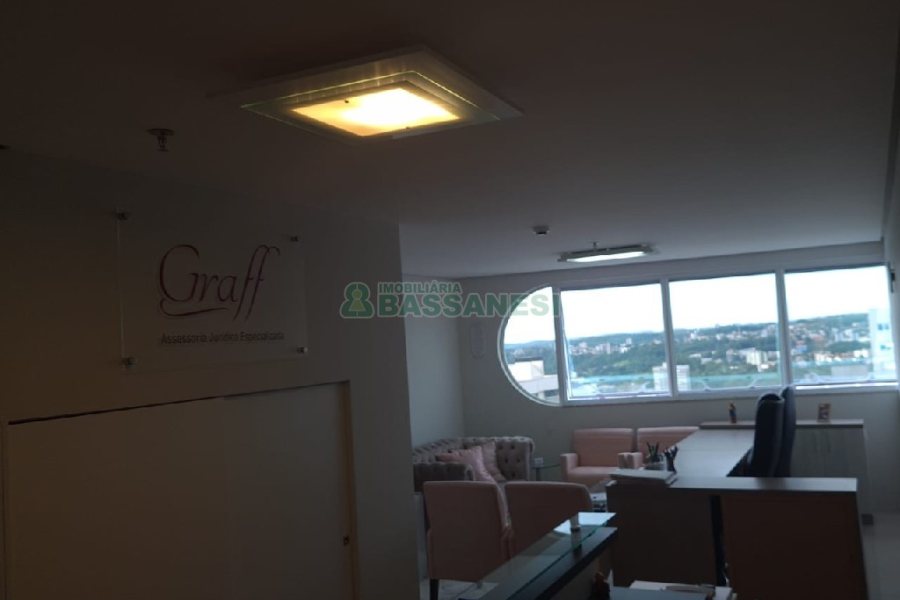 Sala com 34m², no bairro Villagio Iguatemi em Caxias do Sul para Comprar