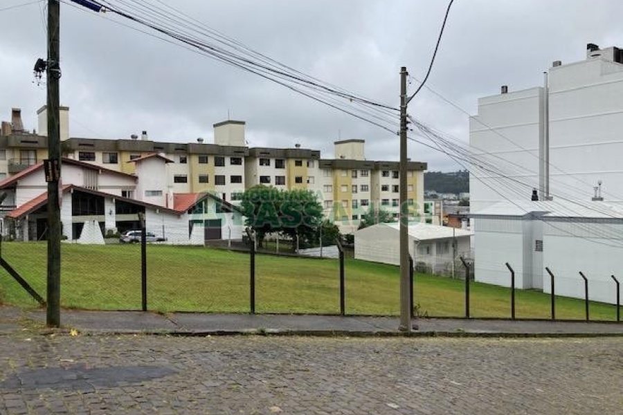 Terreno com 1294m², no bairro Pio X em Caxias do Sul para Alugar