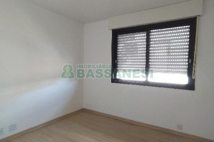 Apartamento com 113m², 3 dormitórios, 1 vaga, no bairro Centro em Caxias do Sul para Comprar