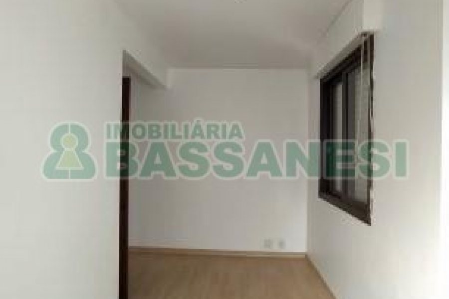 Apartamento com 113m², 3 dormitórios, 1 vaga, no bairro Centro em Caxias do Sul para Comprar