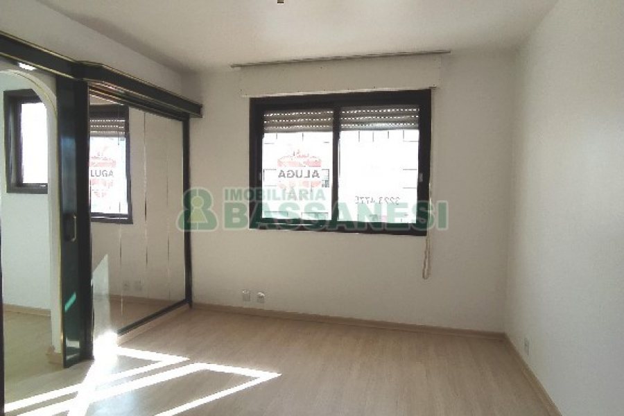Apartamento com 113m², 3 dormitórios, 1 vaga, no bairro Centro em Caxias do Sul para Comprar