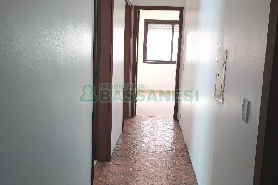 Apartamento com 113m², 3 dormitórios, 1 vaga, no bairro Centro em Caxias do Sul para Comprar