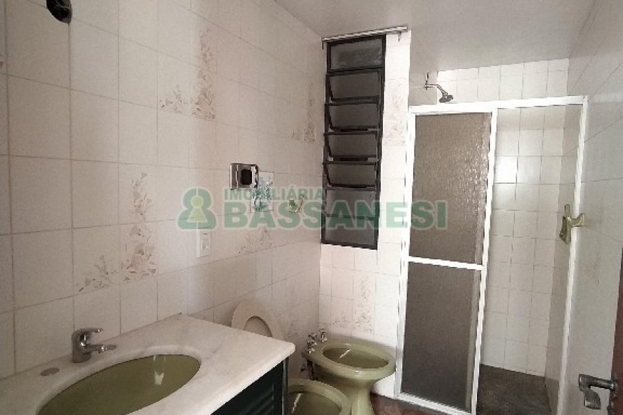 Apartamento com 113m², 3 dormitórios, 1 vaga, no bairro Centro em Caxias do Sul para Comprar
