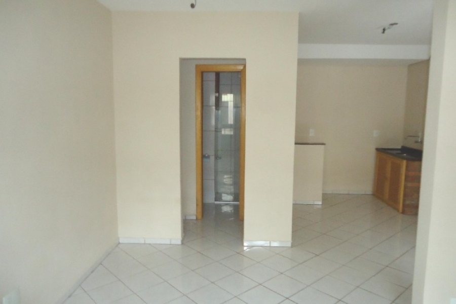 Kitinete com 30m², 1 dormitório, 1 vaga, no bairro Petrópolis em Caxias do Sul para Alugar