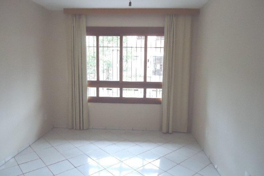 Kitinete com 30m², 1 dormitório, 1 vaga, no bairro Petrópolis em Caxias do Sul para Alugar