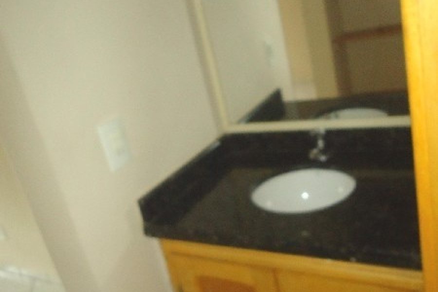 Kitinete com 30m², 1 dormitório, 1 vaga, no bairro Petrópolis em Caxias do Sul para Alugar