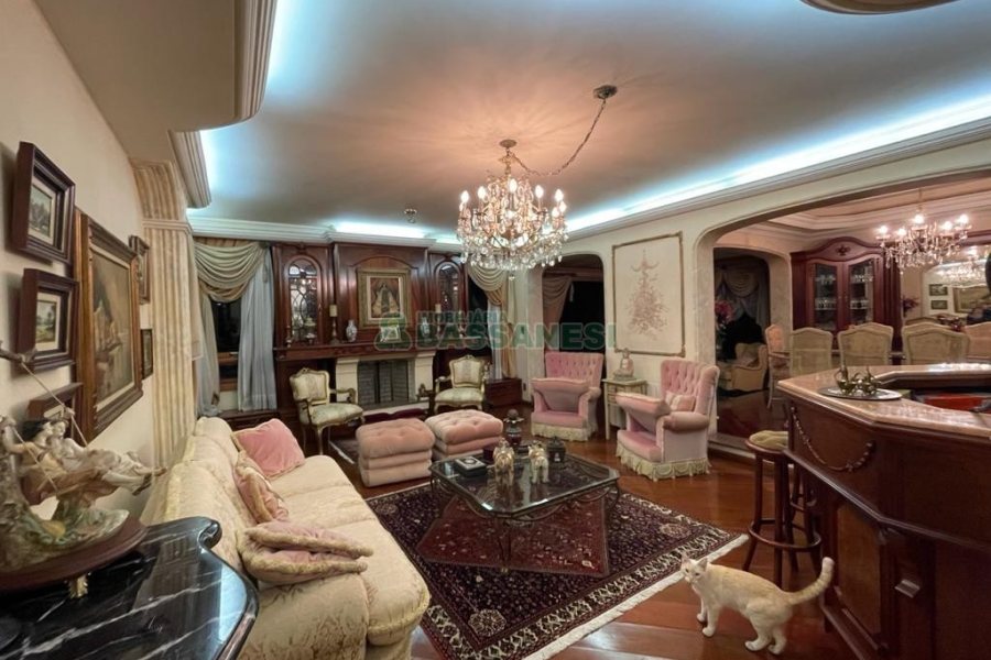 Apartamento com 243m², 4 dormitórios, 4 vagas, no bairro Centro em Caxias do Sul para Comprar