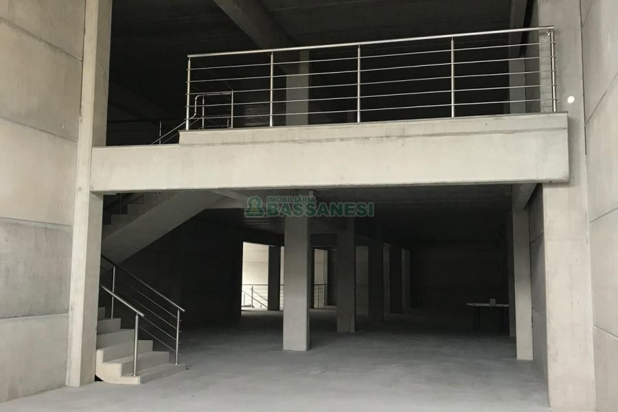 Pavilhão com 1200m², no bairro São Pelegrino em Caxias do Sul para Alugar
