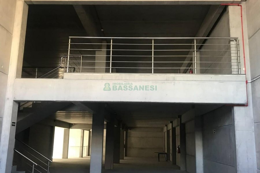 Pavilhão com 1200m², no bairro São Pelegrino em Caxias do Sul para Alugar