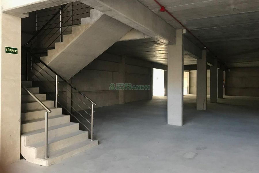 Pavilhão com 1200m², no bairro São Pelegrino em Caxias do Sul para Alugar