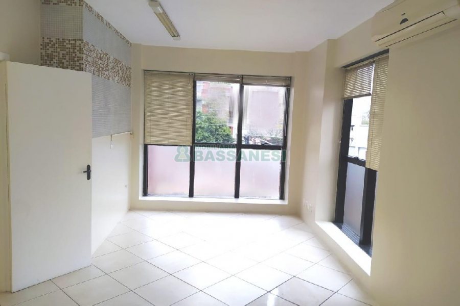 Sala com 45m², no bairro São Pelegrino em Caxias do Sul para Comprar